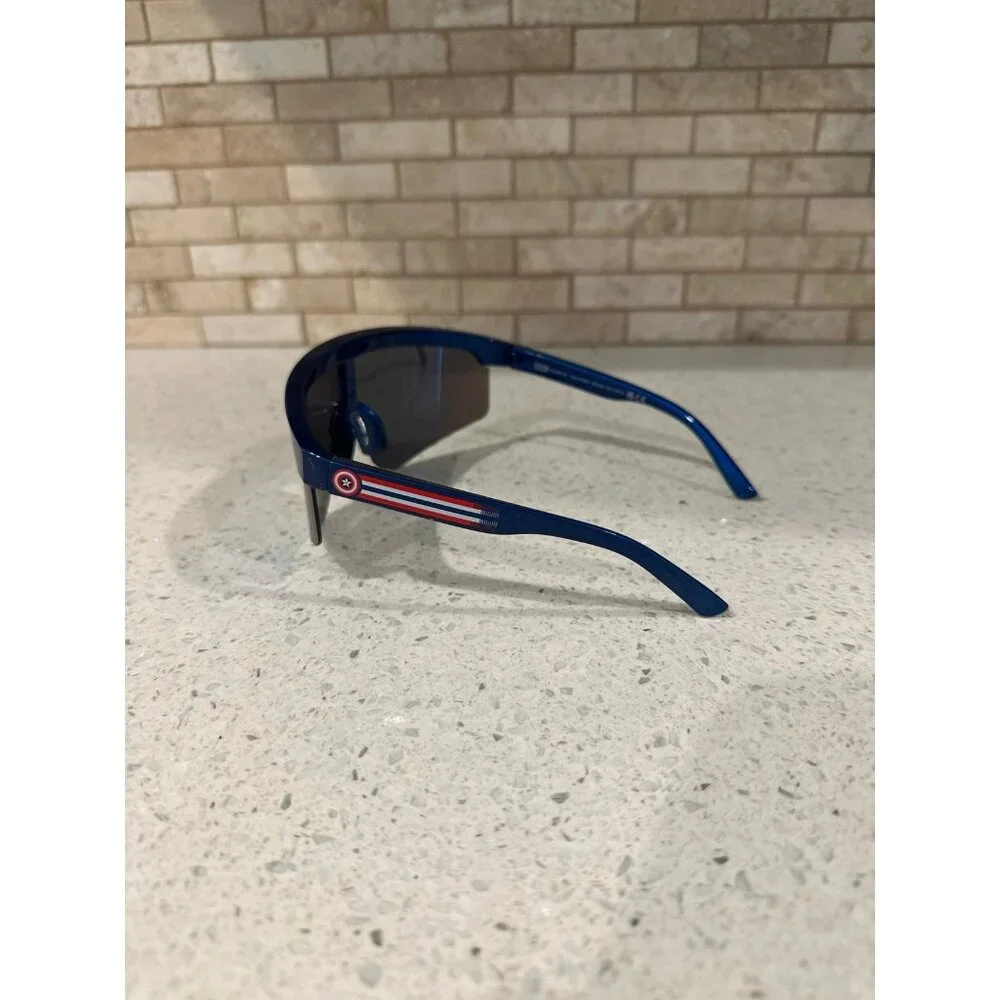 Disney Sunglasses - Marvel - Captain‎ America adult